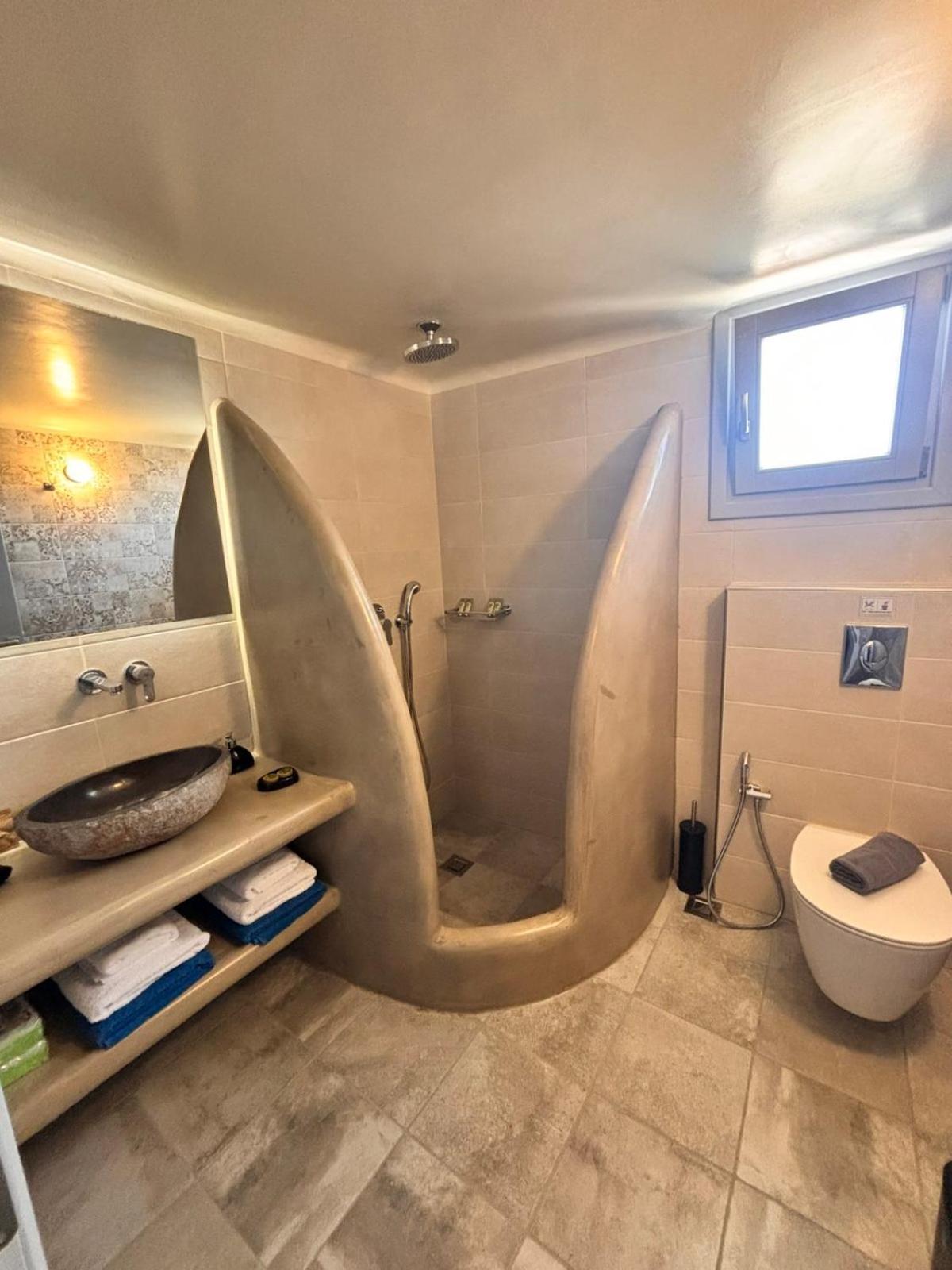 Anemoessa Aparthotel Oia